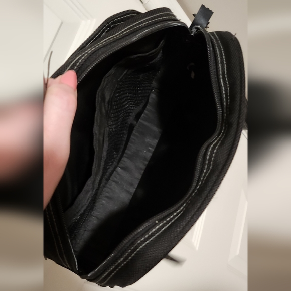 Marie Claire Cosmetic Wristlet Pouch Black 10" X 7. 5" - Picture 9 of 10